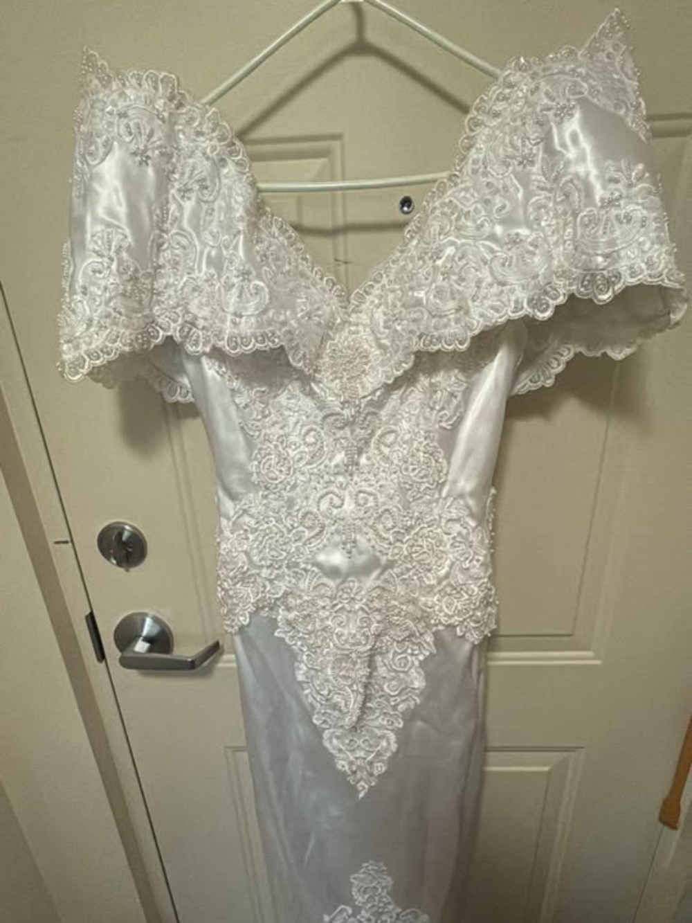 Vintage 1980s/90 Off-the-Shoulder Lace and Beaded Wedding Dress